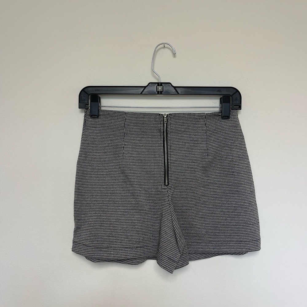 Forever 21 Black & White Houndstooth High-Waist Shorts - Picture 1 of 4